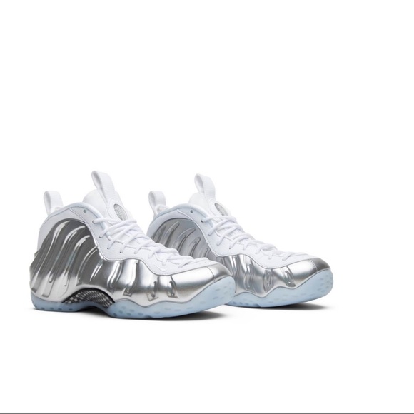 Nike Air Foamposite One Black Medium Gray ...Amazon.com